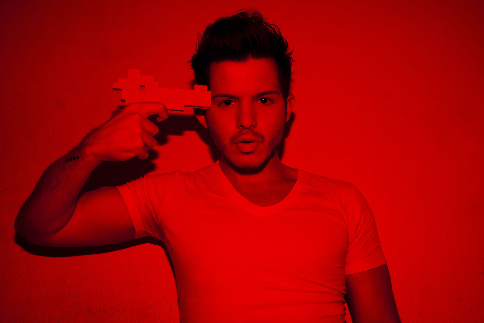 Simon Curtis - Superhero: lyrics and songs